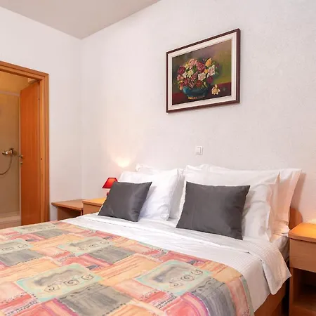 The Midpoint Lägenhet *