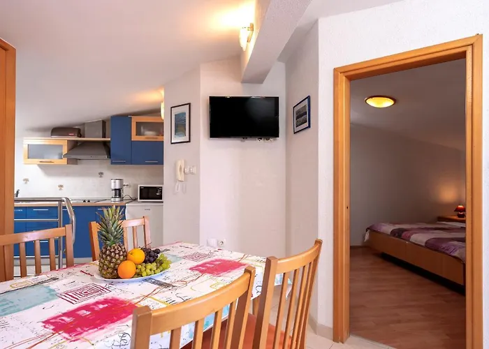 The Midpoint Apartment *