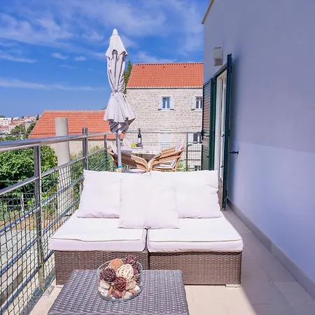 The Midpoint Appartement